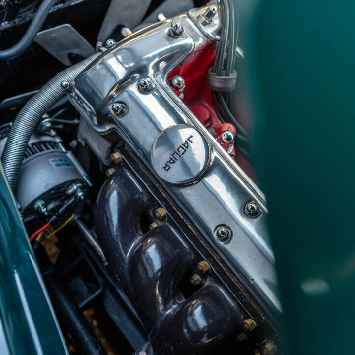 Image 32/41 of Jaguar XK 140 DHC (1955)