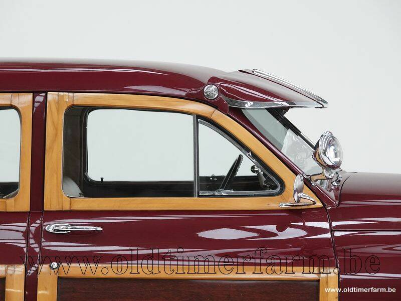 Image 14/15 of Packard Eight Station Sedan (1947)