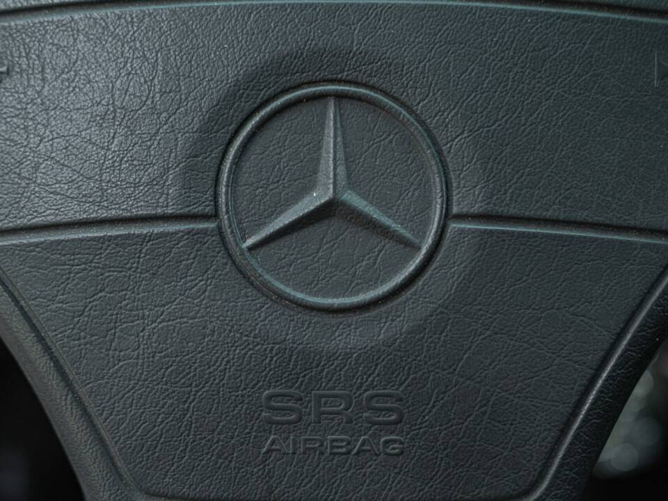 Image 35/50 of Mercedes-Benz C 36 AMG (1995)