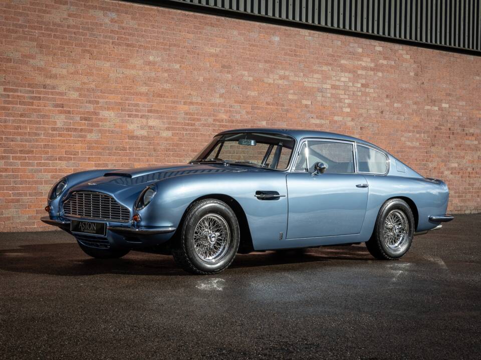 Imagen 1/43 de Aston Martin DB 6 Vantage (1967)