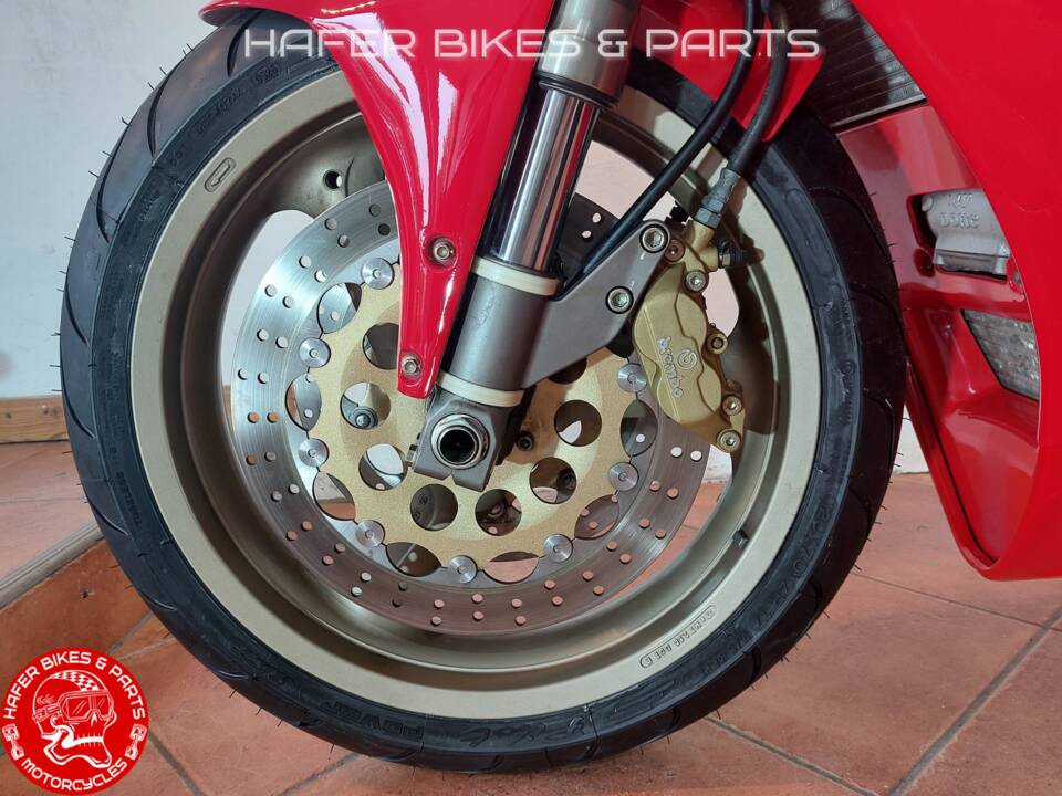 Image 36/57 of Ducati 916 (1997)