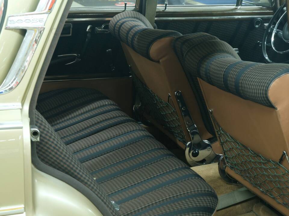 Image 43/50 of Mercedes-Benz 300 SE (1964)
