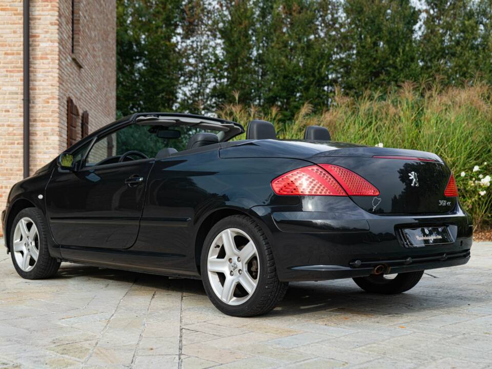 Bild 7/50 von Peugeot 307 CC 2.0i (2004)