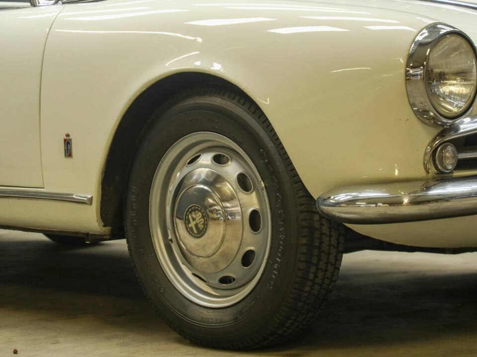 Bild 37/50 von Alfa Romeo Giulietta Spider (1957)
