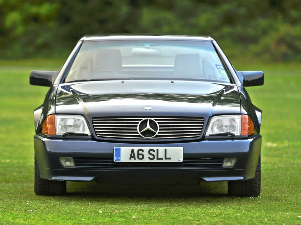Image 10/50 of Mercedes-Benz SL 500 (1995)