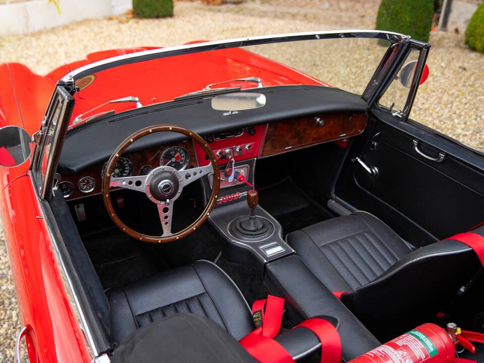 Image 2/18 of Austin-Healey 3000 Mk III (BJ8) (1967)