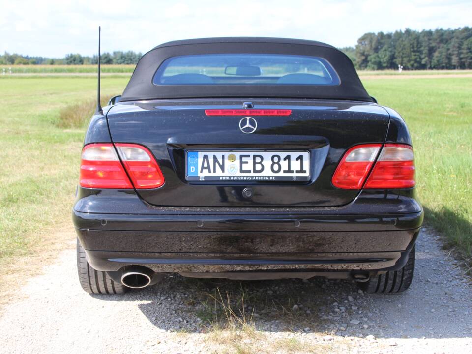 Bild 3/42 von Mercedes-Benz CLK 430 (2002)
