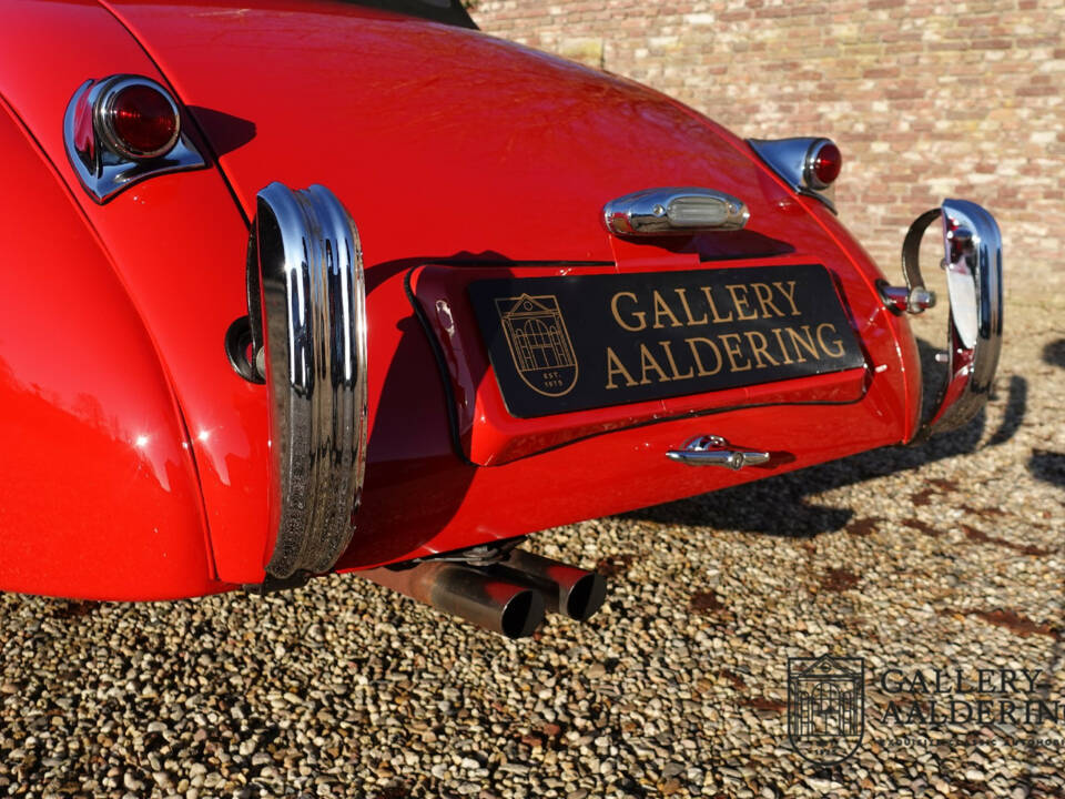 Image 18/50 de Jaguar XK 120 OTS (1954)