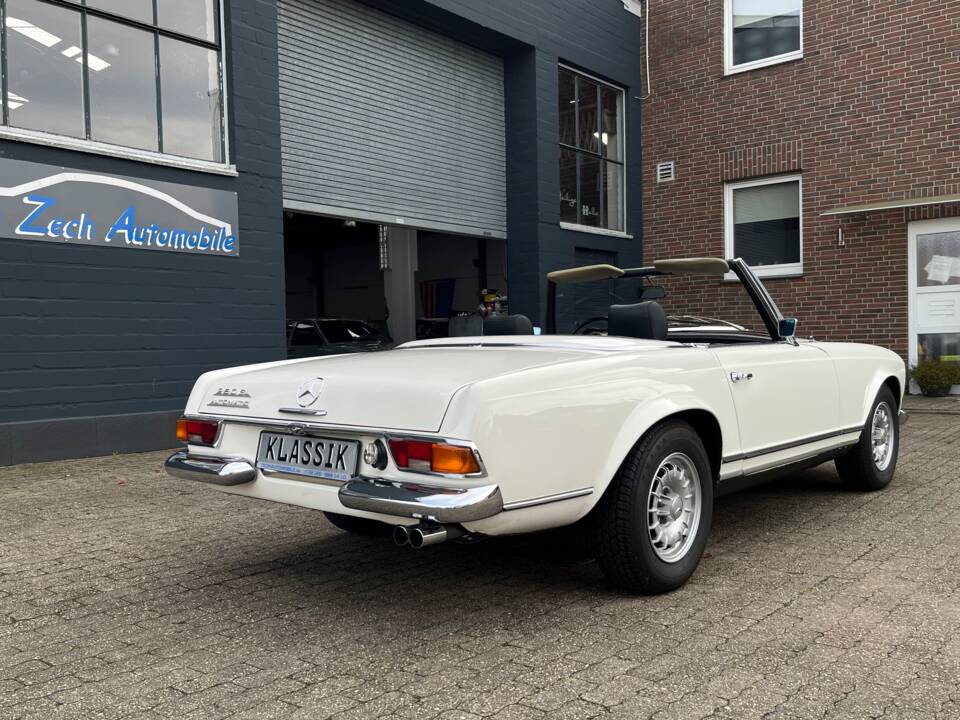Image 7/100 of Mercedes-Benz 280 SL (1970)