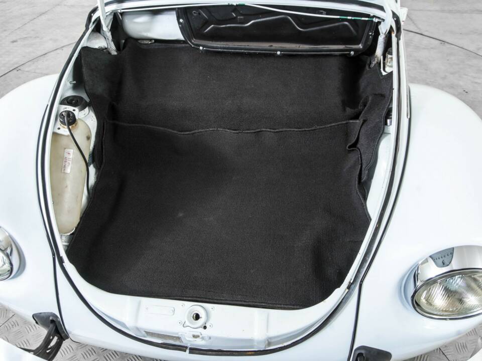 Bild 35/50 von Volkswagen Käfer 1303 LS (1976)