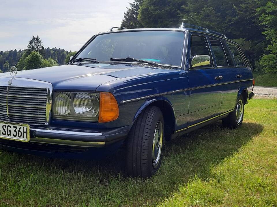Bild 2/15 von Mercedes-Benz 230 TE (1984)