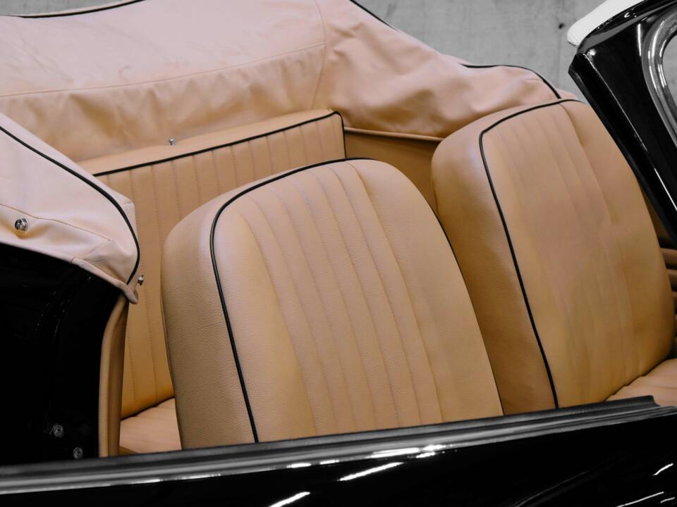 Image 33/50 of Volkswagen Karmann Ghia 1200 (1959)