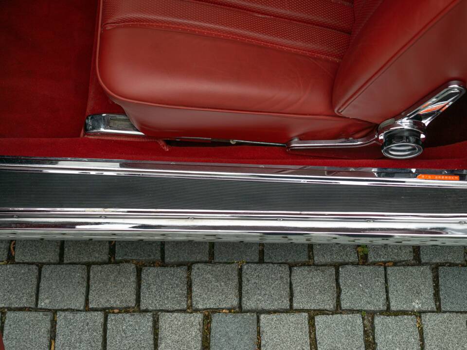 Image 43/95 of Mercedes-Benz 280 SE 3,5 (1970)