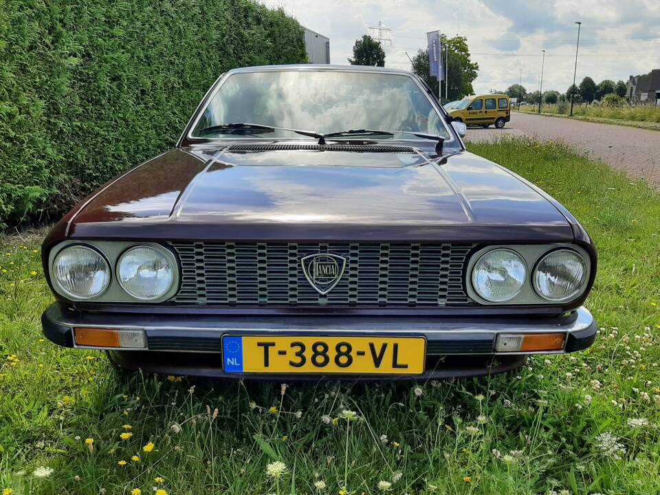 Image 16/25 of Lancia Beta Coupe 1300 (1979)