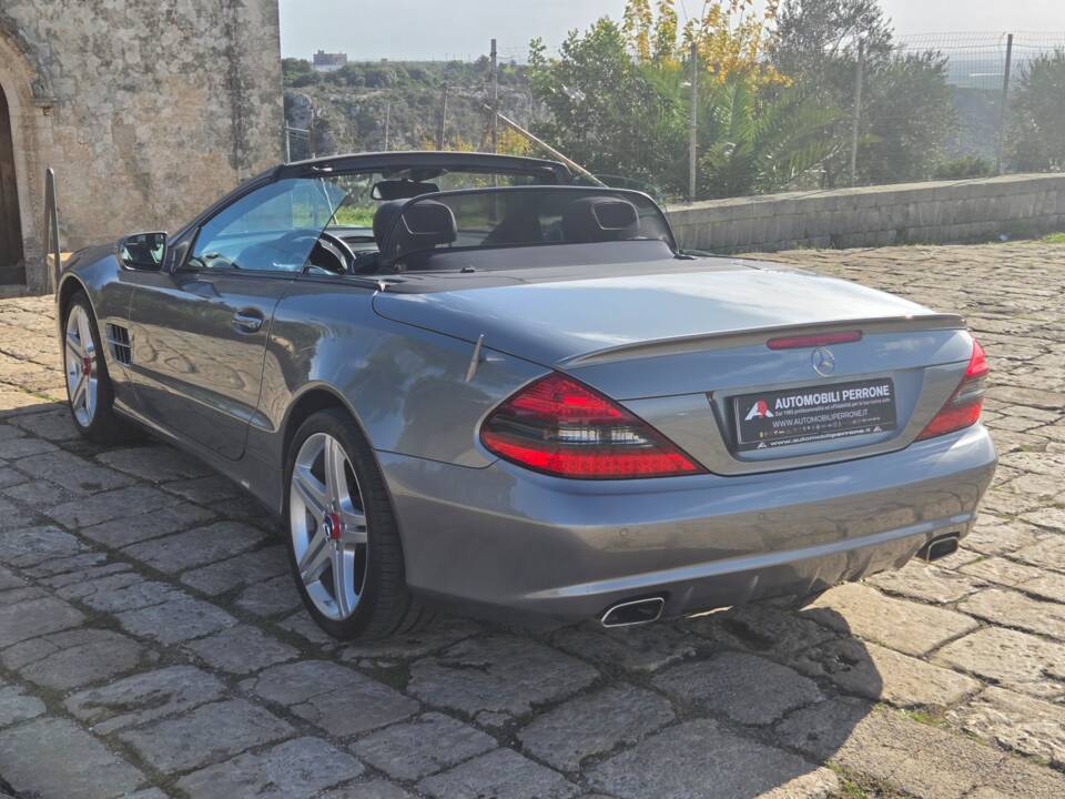 Imagen 25/34 de Mercedes-Benz SL 350 (2010)