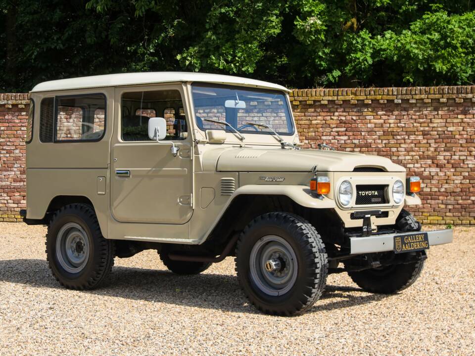 Bild 41/50 von Toyota Land Cruiser BJ 40 (1977)