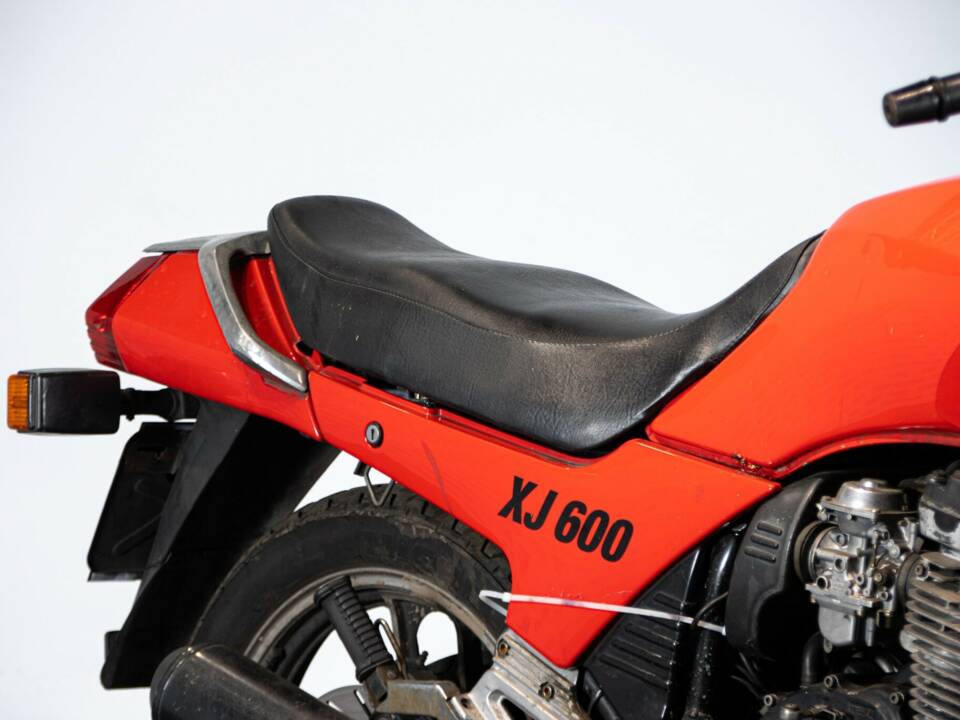 Image 33/50 of Yamaha XJ 600 (1984)