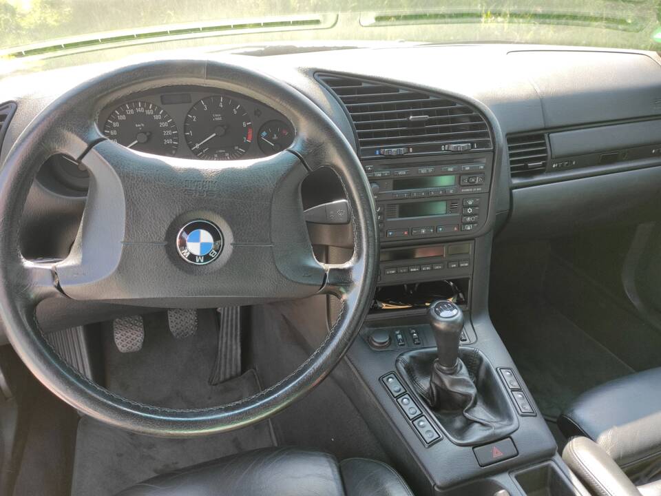 Bild 12/18 von BMW 320i (1998)