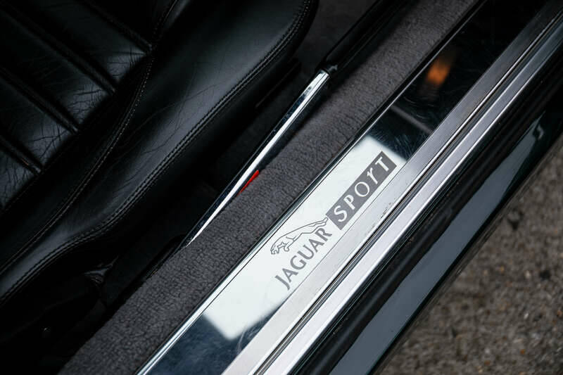Image 15/45 de Jaguar XJRS 6.0 (1993)