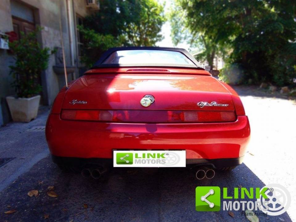 Afbeelding 6/9 van Alfa Romeo Spider 2.0 Twin Spark 16V (1997)