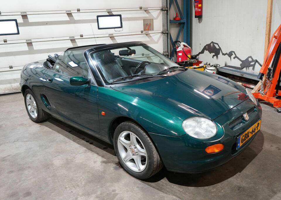 Image 3/8 of MG F 1.8i (1997)