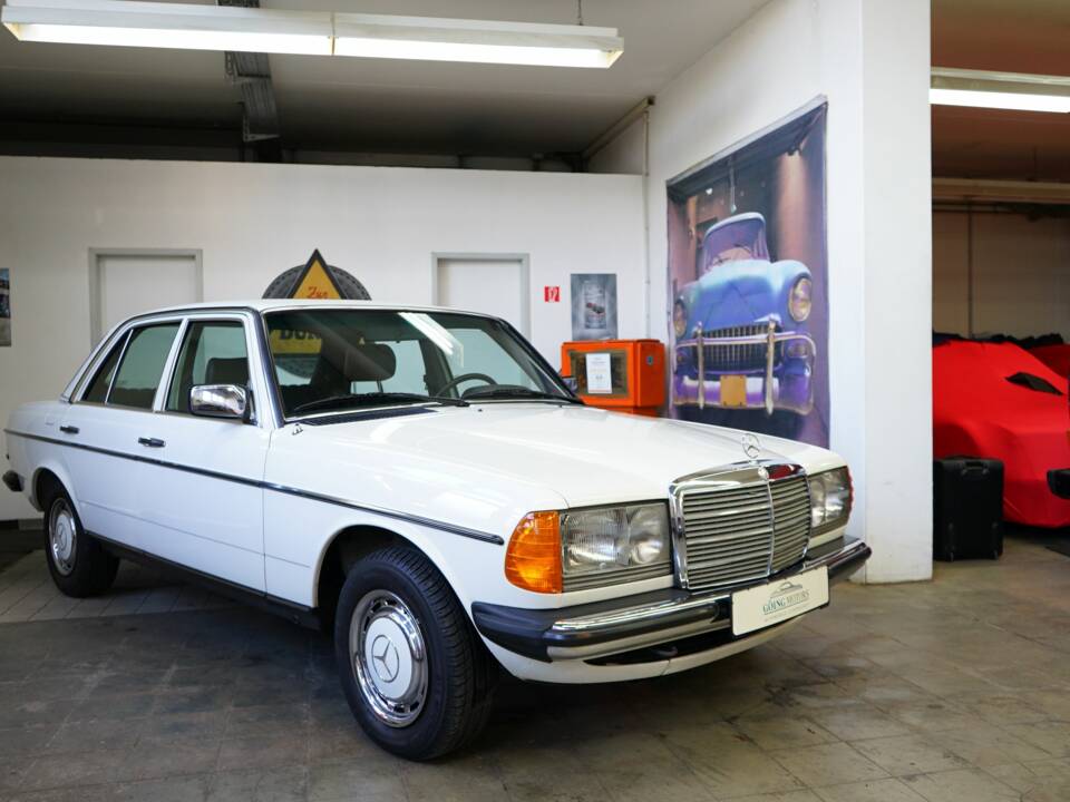 Bild 3/33 von Mercedes-Benz 300 D (1984)