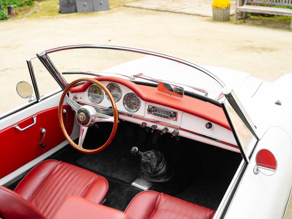 Immagine 21/43 di Alfa Romeo Giulia 1600 Spider (1964)