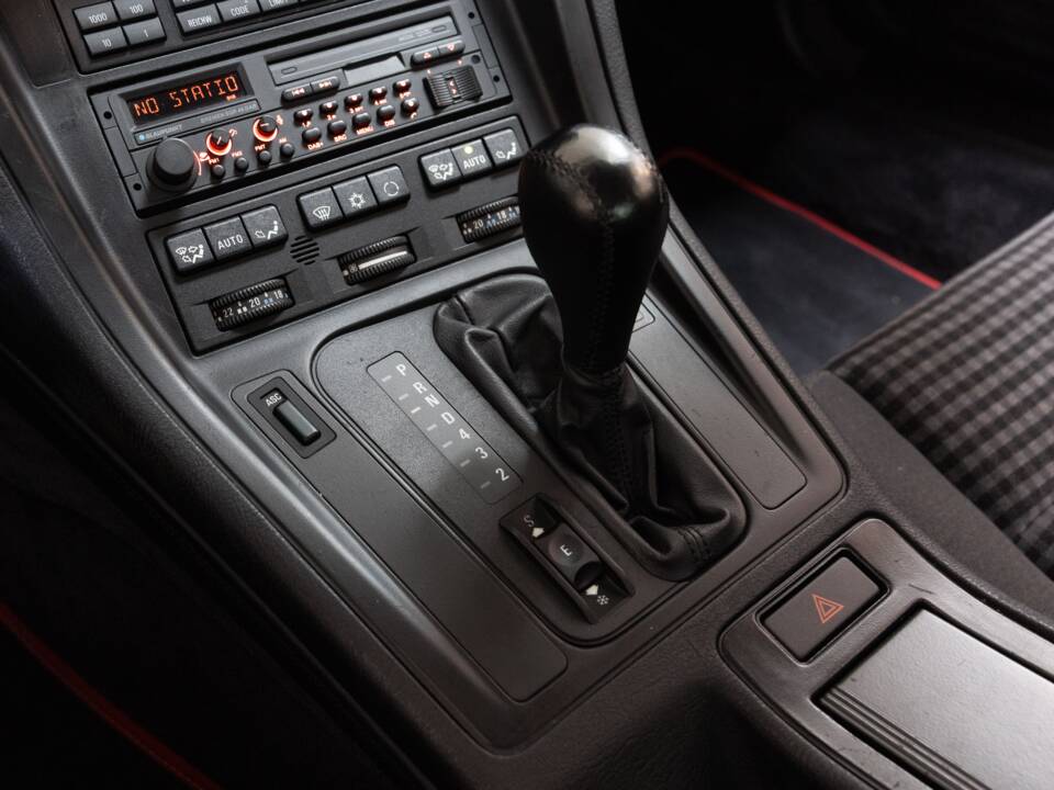 Image 14/24 of BMW 840Ci (1994)
