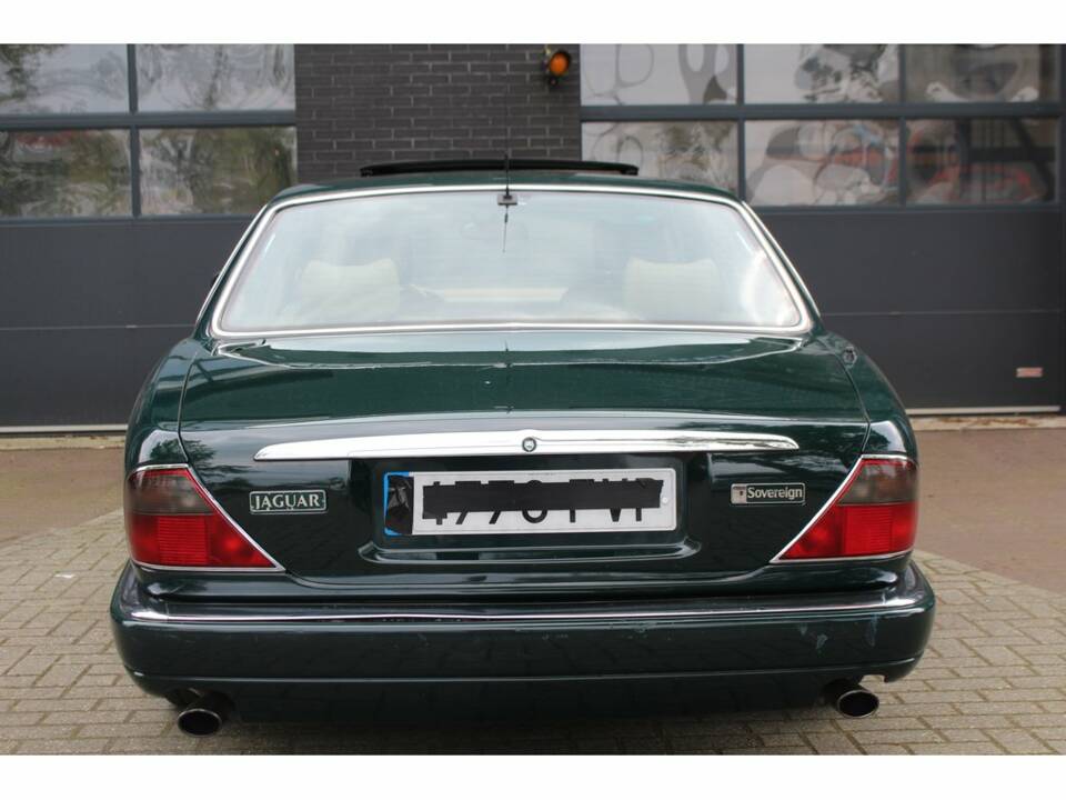 Bild 8/8 von Jaguar XJ6 3.2 Sovereign (1995)
