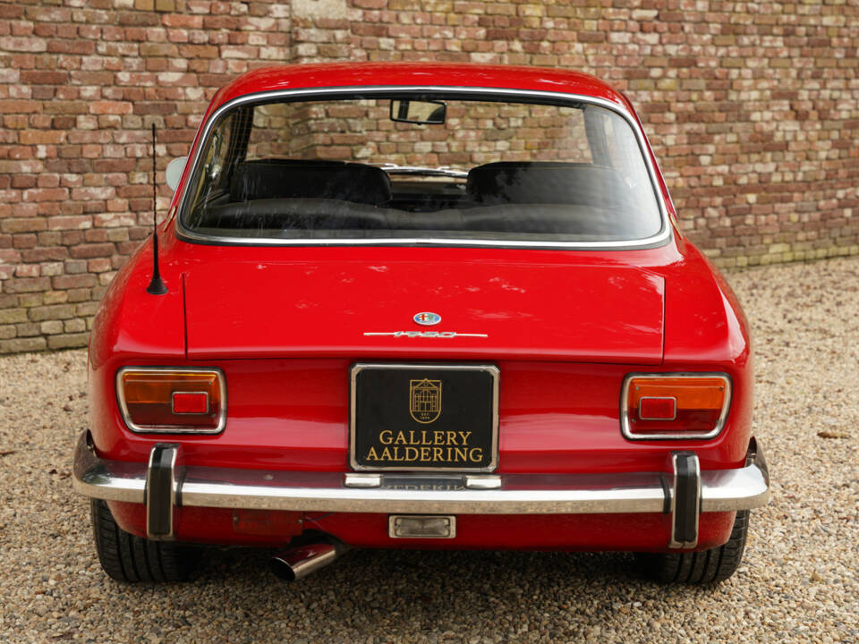 Afbeelding 6/50 van Alfa Romeo 1750 GT Veloce (1971)