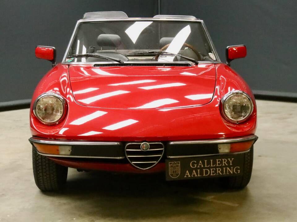 Afbeelding 5/50 van Alfa Romeo Spider Veloce 2000 (1982)