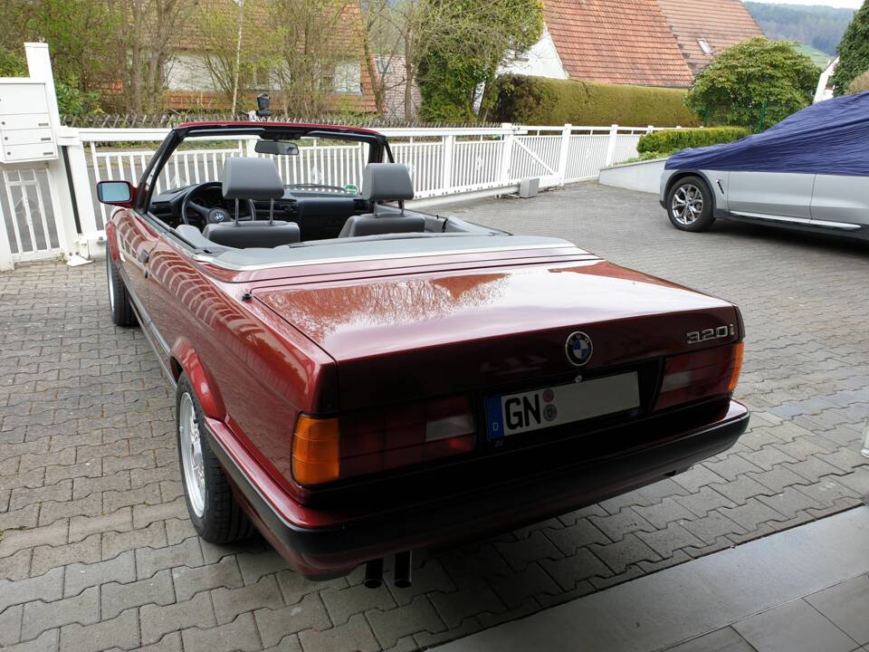 Bild 6/16 von BMW 320i (1991)