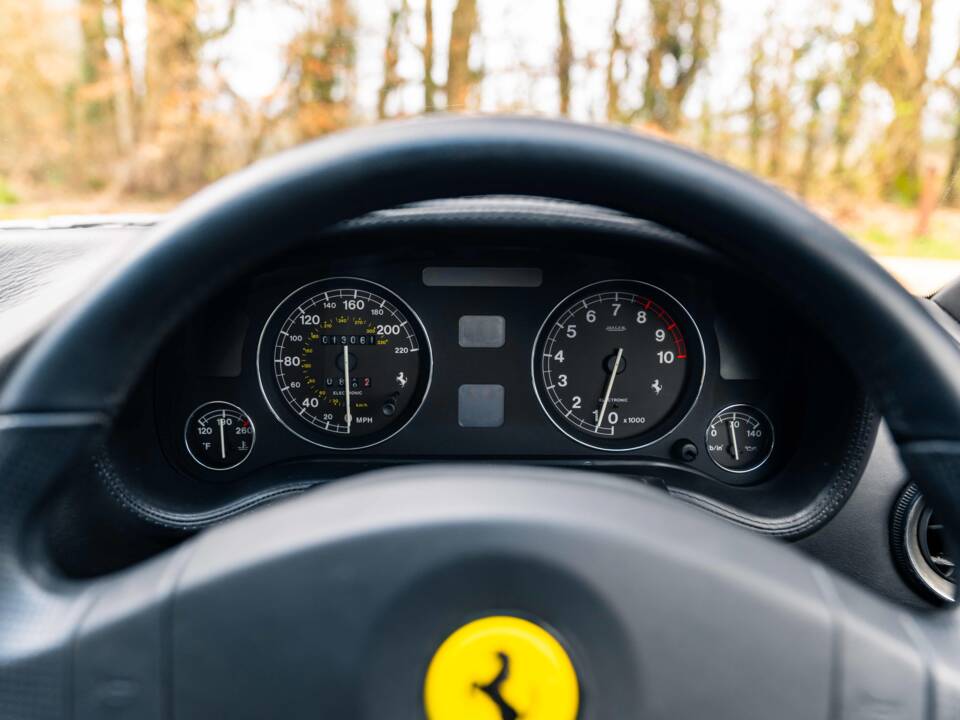Image 16/22 of Ferrari 550 Maranello (1998)