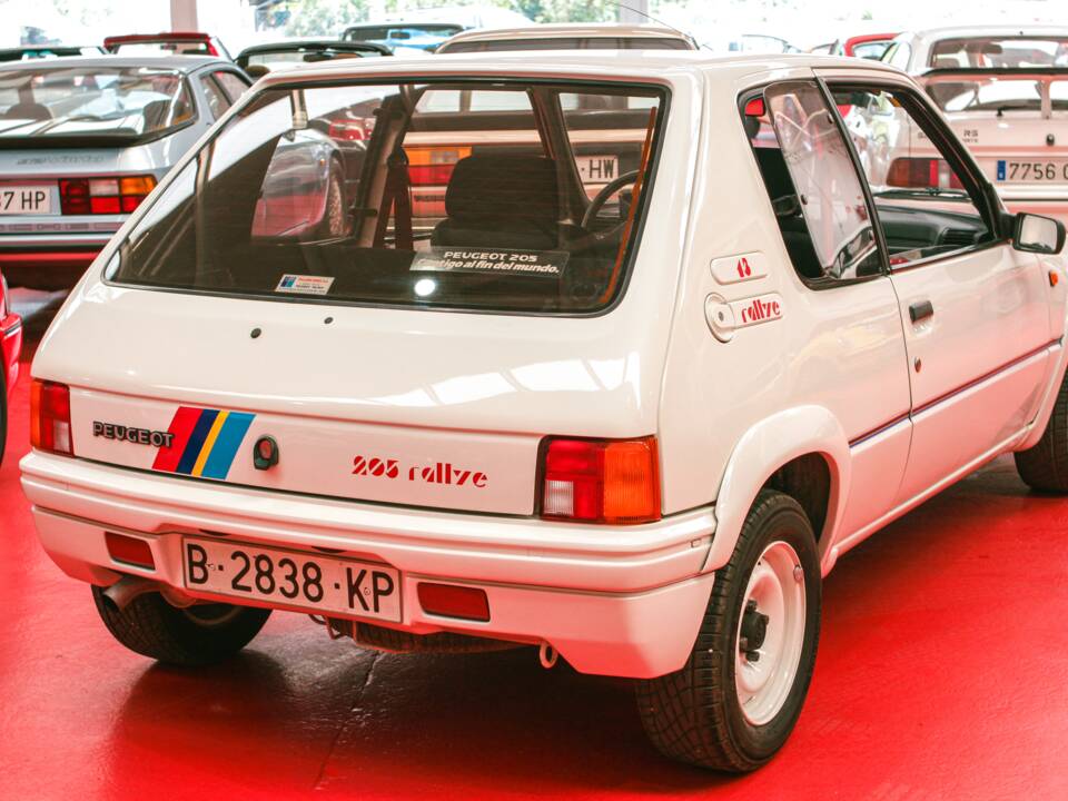Imagen 11/47 de Peugeot 205 Rallye 1.3 (1989)