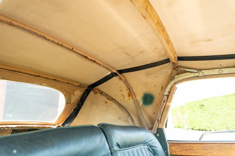 Image 38/50 of Jaguar XK 120 DHC (1954)