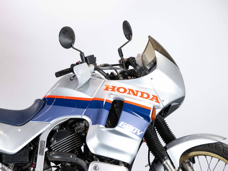 Image 30/43 of Honda XL 600V Transalp (1987)
