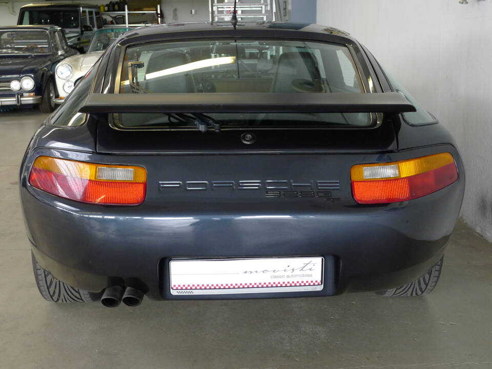 Image 23/35 of Porsche 928 GT (1990)