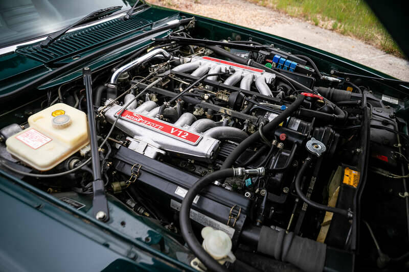 Image 12/45 de Jaguar XJRS 6.0 (1993)