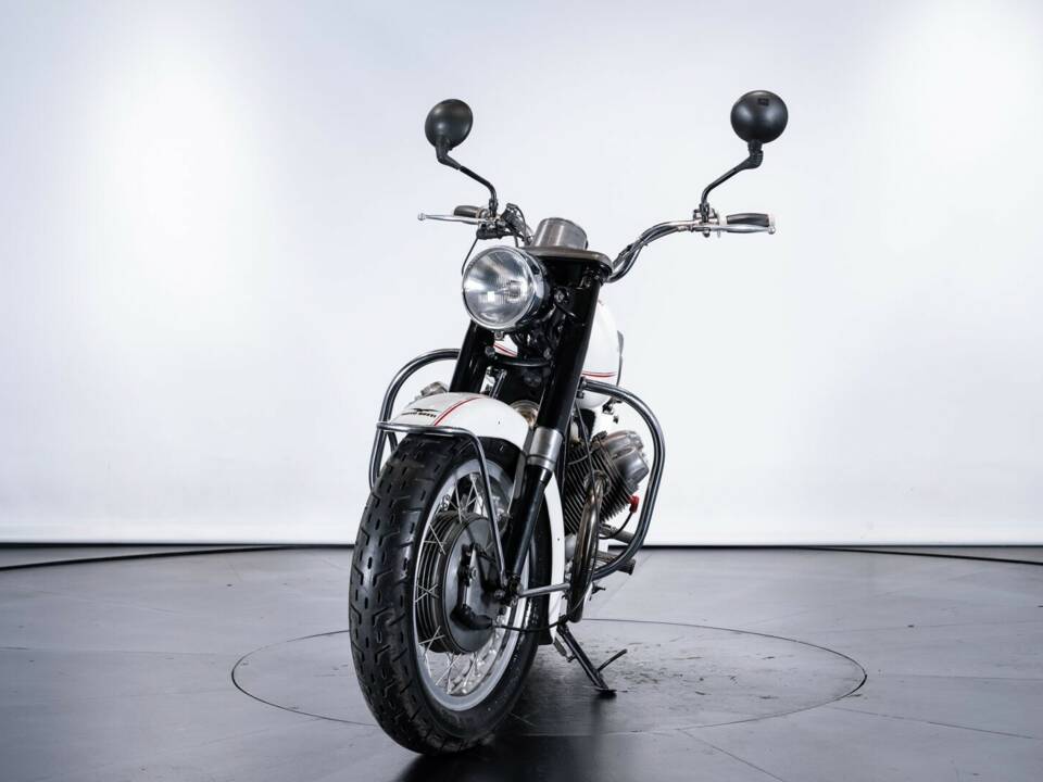 Immagine 8/30 di Moto Guzzi V 7 (1967)