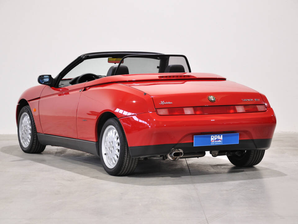 Immagine 19/32 di Alfa Romeo Spider 2.0 Twin Spark 16V (1996)