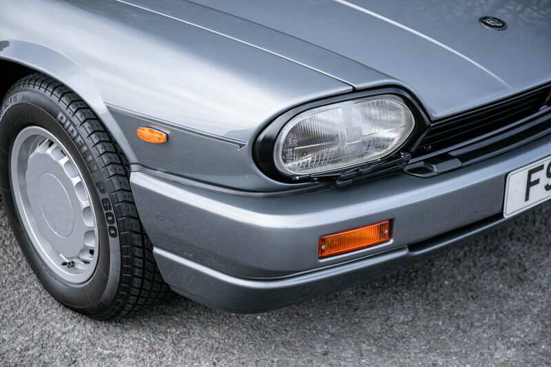Image 13/36 of Jaguar XJR-S V12 Le Mans (1988)