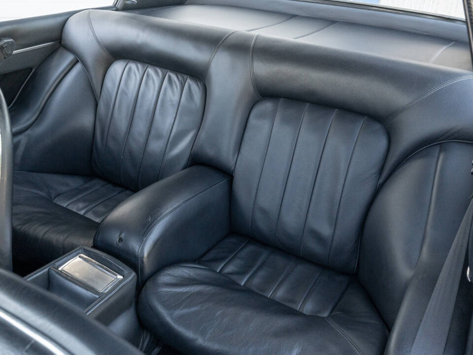 Image 47/69 of Ferrari 365 GT 2+2 (1969)
