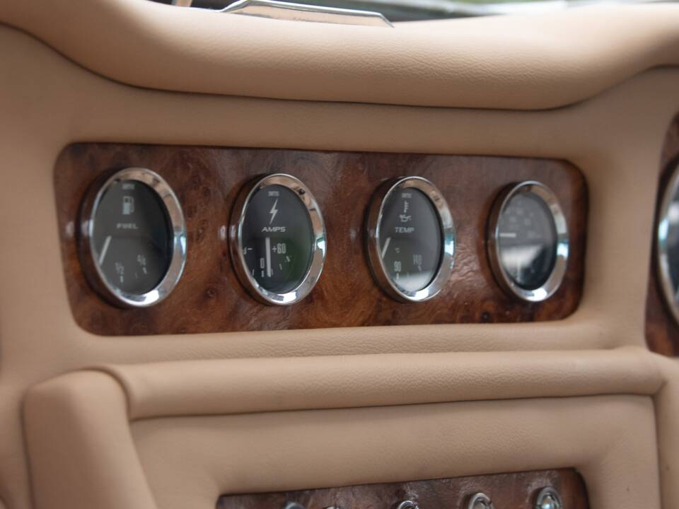 Image 15/50 of TVR Vixen Series 1 (1968)