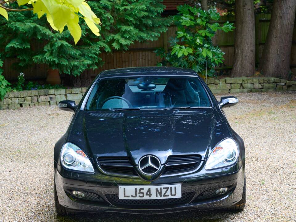 Image 43/50 of Mercedes-Benz SLK 350 (2004)