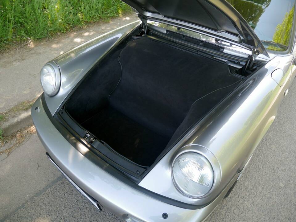 Image 26/42 of Porsche 911 Carrera 2 (1900)