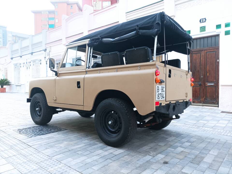 Bild 3/27 von Land Rover 88 (1978)