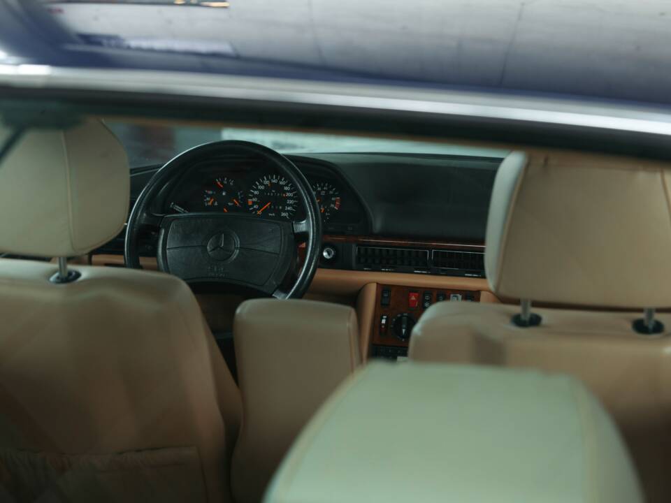Image 27/39 of Mercedes-Benz 560 SEC (1990)