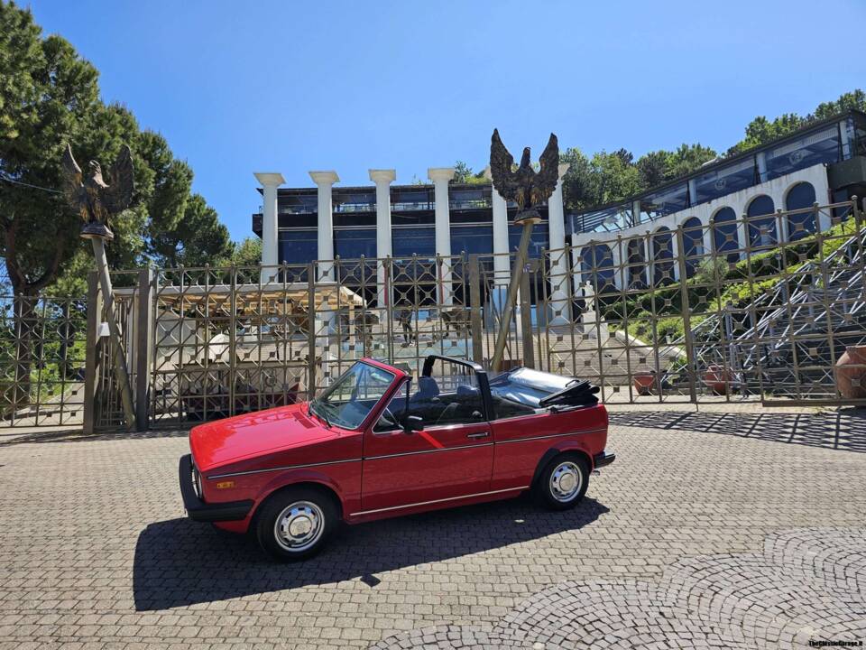 Afbeelding 41/50 van Volkswagen Golf Mk I Convertible 1.1 (1981)