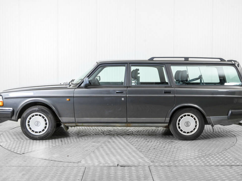 Bild 9/50 von Volvo 245 Super Polar (1993)