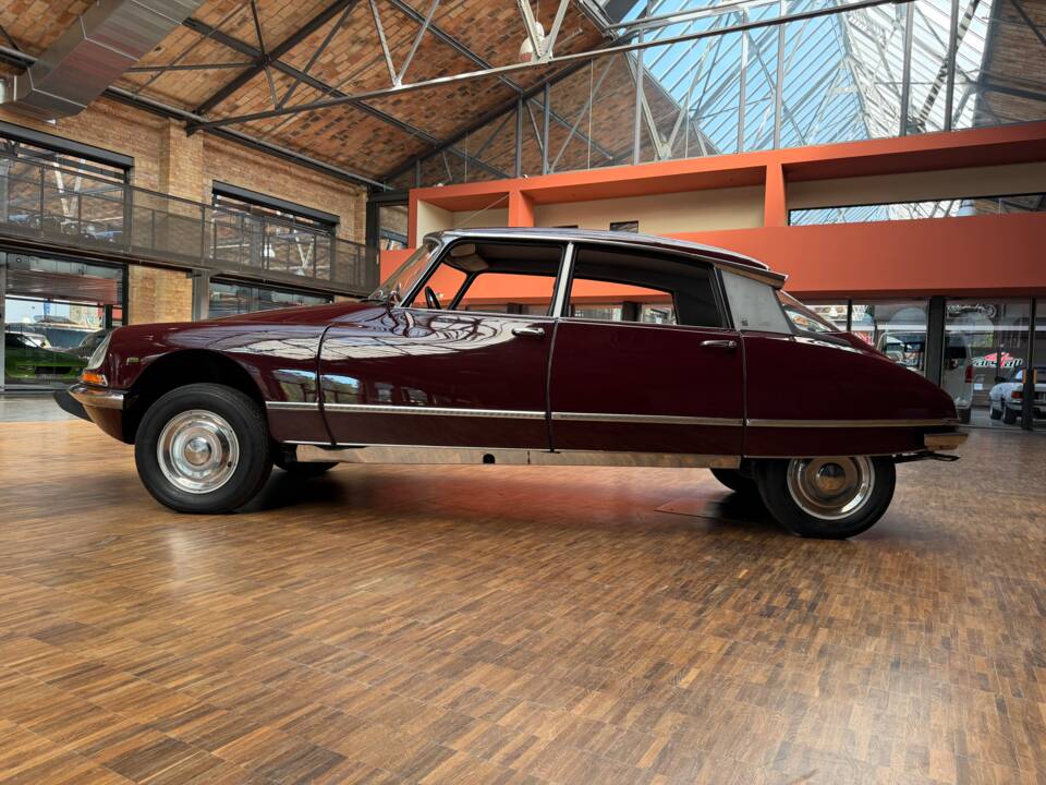 Afbeelding 17/37 van Citroën DS 21 Pallas (1967)